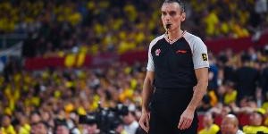 开云体育官网-篮协：总决赛前4场裁判为2欧1亚、1欧1中1亚、1欧2亚、1欧1亚1中