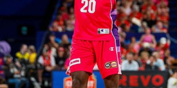 开云 体育-法国欧洲杯遭重创！萨尔小腿受伤报销，万幸无需手术无碍新赛季