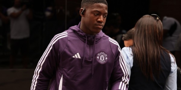 开云 体育-琼斯盛赞梅努天赋出众，搭档得力中场将释放巨大潜力