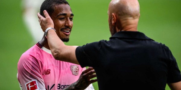 药厂球员：虽然滕哈赫与阿隆索不同，但我们明白他是极优秀的教练