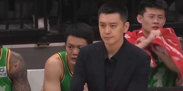 开云 体育-唉！裁10分外援，签7分水货，错误决定致两连败，41岁少帅欲哭无泪|布朗|杨鸣|威尔斯|辽宁队|广东队_新浪体育_新浪新闻