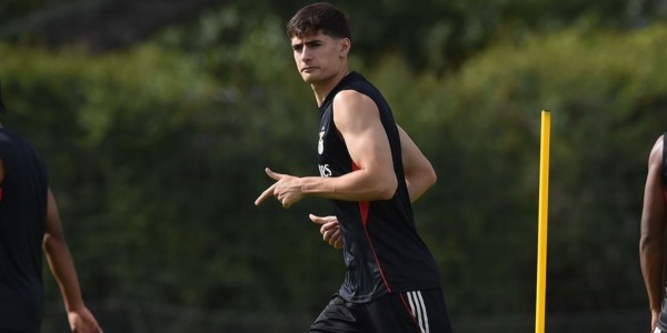 开云体育app-本菲卡后卫：我们知道切尔西实力强大，但我们会迎接挑战争取晋级