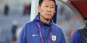 泰山vs蓉城半场数据：射门数2-8，泰山半场4张黄牌